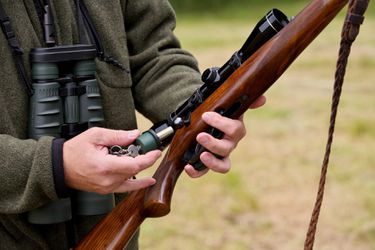 Jagers schieten gans af pal boven hoofd nietsvermoedende hardloopster: 'Gaat te ver!'