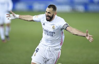 🎥 | Sublieme goal Real Madrid: Benzema jaagt hem in de kruising