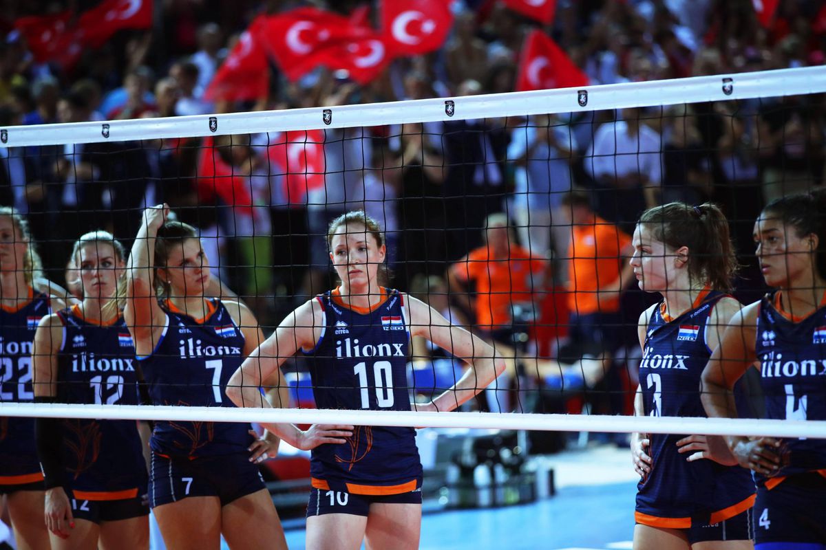 Sloetjes baalt na afgang tegen Turkije: 'Er was gewoon geen beginnen aan'