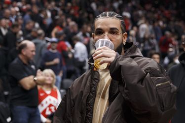 Drake, daar gaethje geld! Rapper verliest dik 400.000 euro na foute bet op Justin Gaethje