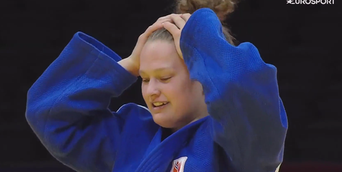 🎥 | Geniaal! Judoka Joanne van Lieshout verrast nummer 1 van wereld en pakt brons bij WK-debuut