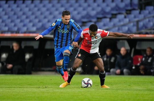 🎥 | Van Hanegem is mega-enthousiast over het optreden van Malacia in de Klassieker