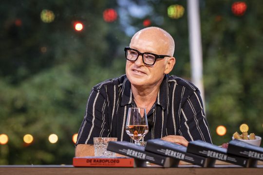 🎥 | René van der Gijp over Verstappen vs Hamilton: 'Lewis schijt nu een week in zijn broek'