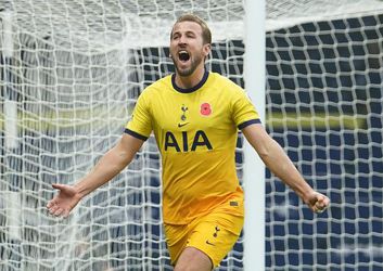 🎥 | Kane helpt Spurs met late goal weer voor even aan kop van de Premier League