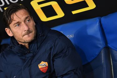 Trainer Roma weet niks van Totti-rel: 'Hij zei dat hij pijn had'