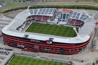 AZ maakt lekkere winst en hoopt in december weer in eigen stadion te voetballen