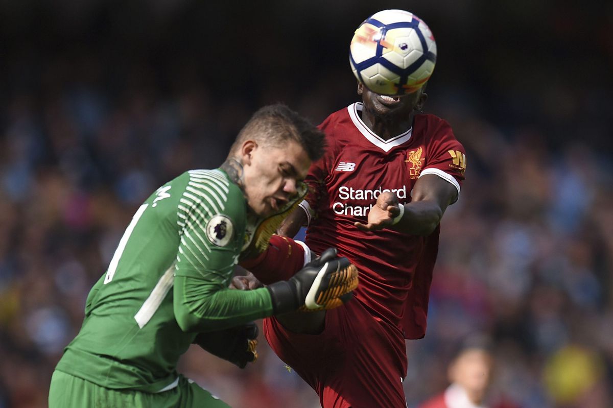 Liverpool in zijn hemd: Mané blijft geschorst voor 'kopschop'