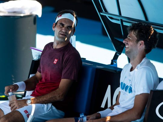 Robin Haase vergadert in Melbourne en traint met Roger Federer: 'We dollen altijd wat'
