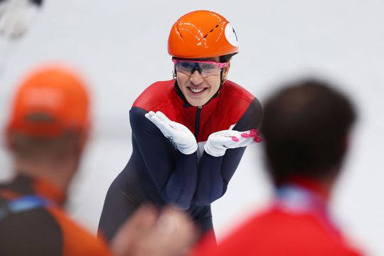 Suzanne Schulting gaat op 1000 meter voor 2e olympische titel op rij, geen A-finale Xandra Velzeboer