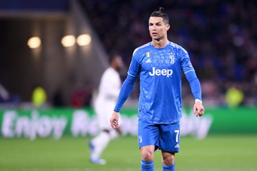 🎥 | HAHA! Ronaldo loopt te kloten in aanloop naar 1000e duel