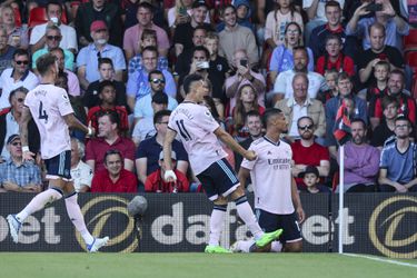 The Gunners zeldzaam on fire! Arsenal bovenaan Premier League na heerlijke zege bij Bournemouth