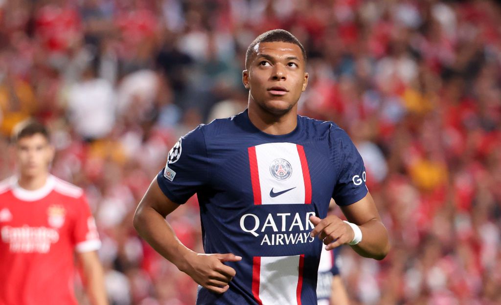 'Kylian Mbappé wil PSG zo snel mogelijk verlaten vanwege ruzie met clubleiding'