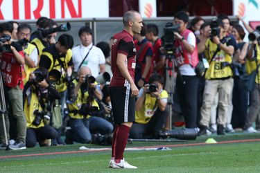 Pijnlijk debuut voor Iniesta in Japan met dikke 0-3 nederlaag