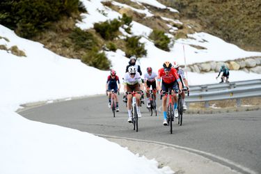 Wout Poels sterk met 4e plek in koninginnerit Catalonië, Almeida nog wat sterker