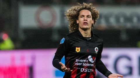 'Oud-Excelsior-speler Wout Faes staat voor overstap naar Premier League'