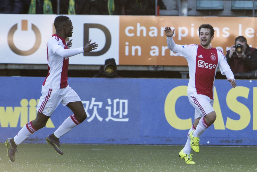Ajax ondanks spreekkoren naar overwinning in Den Haag