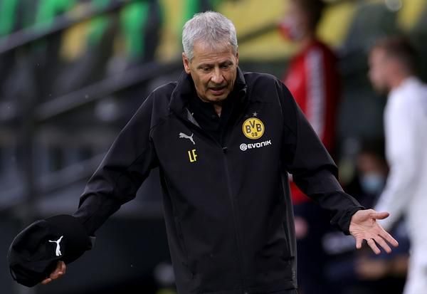 Trainer Dortmund boos op zijn spelers na afgang: 'Leek wel alsof ze al op vakantie waren'