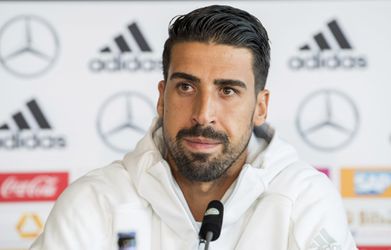 Khedira is lief en koopt 1200 kaartjes voor kids voor Duitsland-Noorwegen