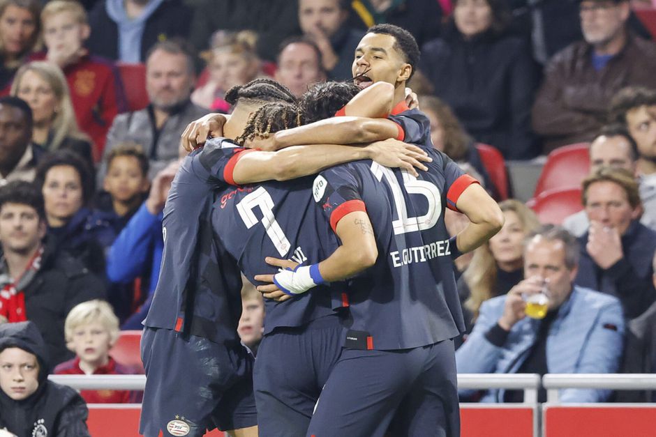 PSV is Ajax de baas in Amsterdam en pakt de koppositie