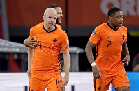 Davy Klaassen voegt zich met goal binnen de minuut in illuster Nederlands rijtje