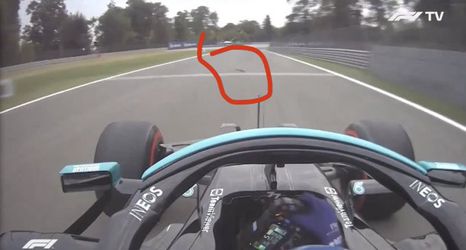 🎥 | Kijk hoe Valtteri Bottas een eekhoorntje onder zijn wielen vermorzelt