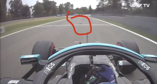 🎥 | Kijk hoe Valtteri Bottas een eekhoorntje onder zijn wielen vermorzelt