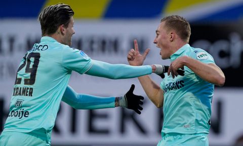 Kemper scoorde met hulp van teamgenoot: 'Dit komt door jouw schoenen!'