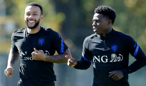 Toppers! Ziyech, Memphis, Bergwijn en Promes maken duizenden euro's over naar doodzieke jongen