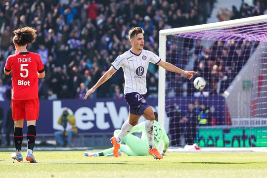 🎥 | Thijs Dallinga en Zakaria Aboukhlal scoren voor winnend Toulouse