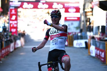 Tadej Pogacar wist al kilometers voor finish dat hij klassieker Strade Bianche ging winnen