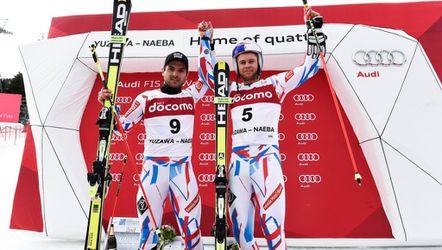 Franse skiërs heersen op hoogste podium in Japan