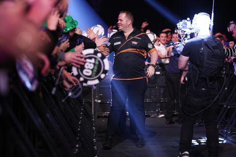 Dirk van Duijvenbode verslaat Steve Lennon en heeft knock-outfase nog steeds in eigen hand