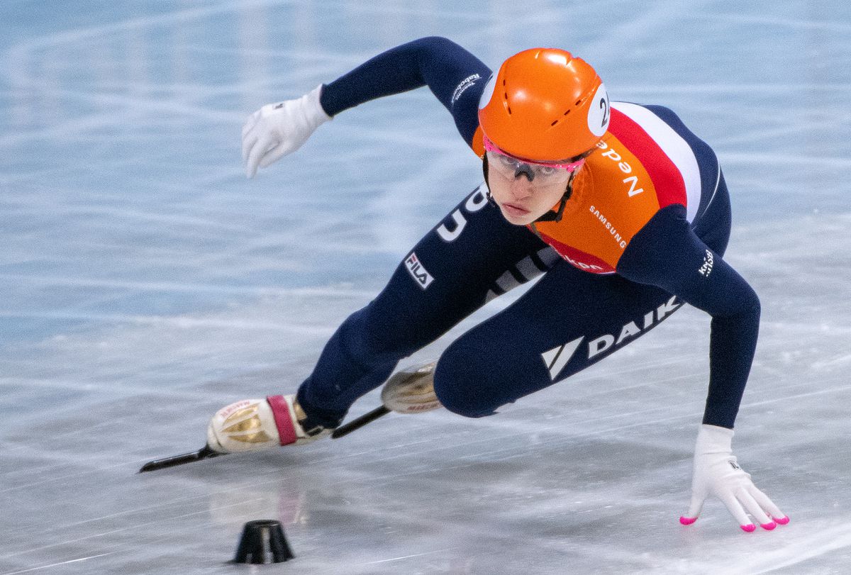 Oei! 'Queen' Schulting valt bij relay: geen medaille voor Nederland