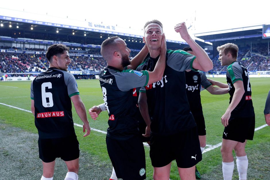 Heerenveen wint eerste helft, FC Groningen tweede helft, resultaat: derby eindigt onbeslist