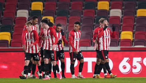 🎥 | Prachtige avond voor Dervisoglu: 1e goal + assist bij Brentford