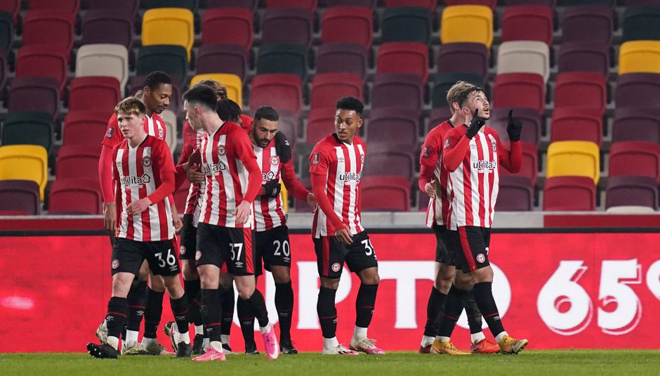 🎥 | Prachtige avond voor Dervisoglu: 1e goal + assist bij Brentford