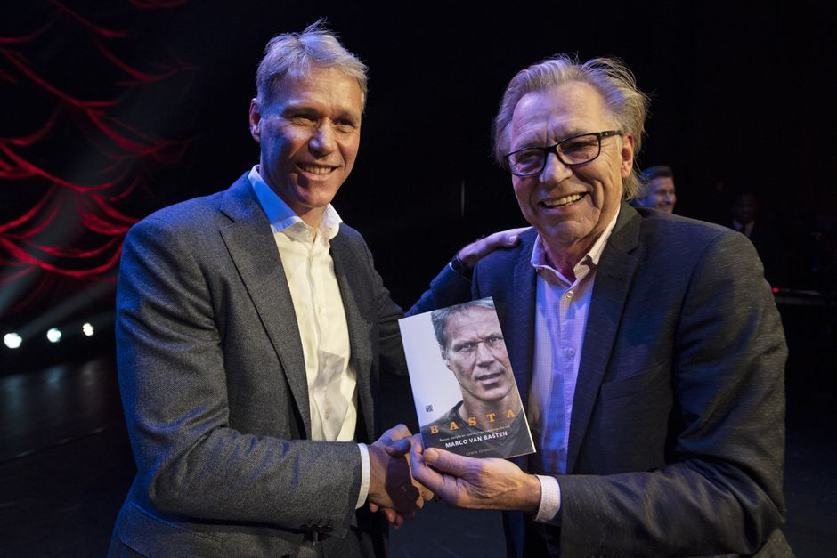 Recensie: Basta biedt een fascinerend inkijkje in het hoofd van Van Basten