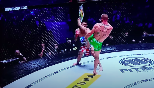 🎥 | MMA-vechter Daniel Rutkowski luistert KSW-debuut op met deze headkick KO