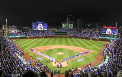 Cubs zegevieren tijdens eerste thuisduel na winnen World Series