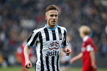 Heracles-spits Gladon dolblij met promotie van 'zijn' Wolves: 'Verdubbeling van mijn salaris'