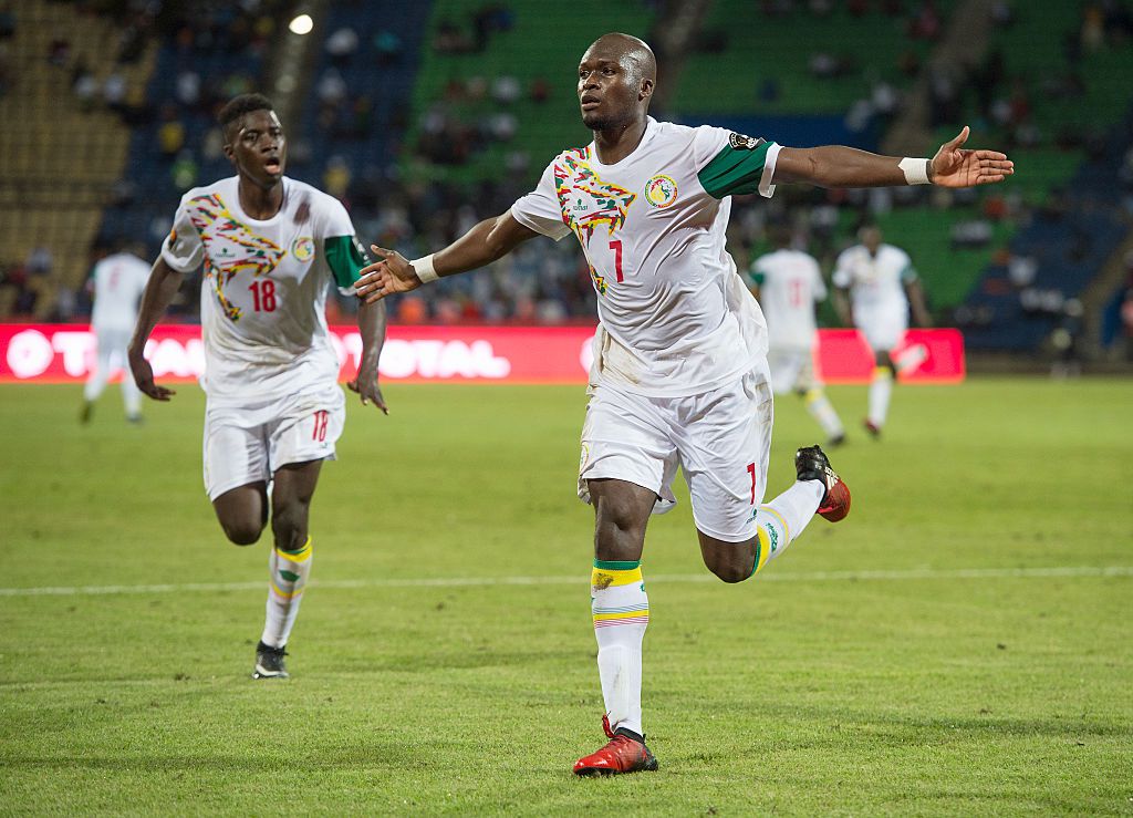 HAHA! Spelers Senegal juichen, maar de bal gaat naast.. (video)