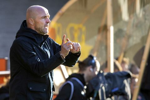 Alfred Schreuder vindt Ajax altijd nog een ploeg in opbouw: 'We hebben weinig zelfvertrouwen'