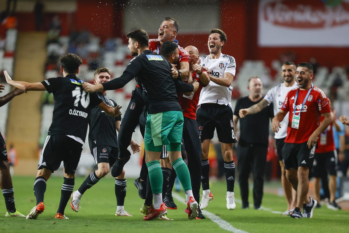 Kampioen Besiktas blijft goed presteren in Turkije: zwaarbevochten zege op Antalyaspor