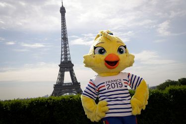 FIFA hangt zeikverhaal op aan mascotte WK voetbal voor vrouwen (video)