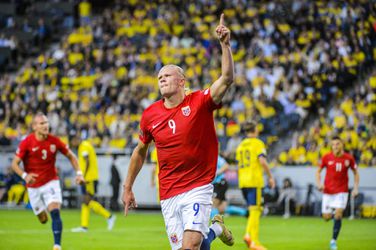🎥 | Erling Haaland stopt gewoon niet met scoren: doelpunt 19 en 20 in shirt van Noorwegen
