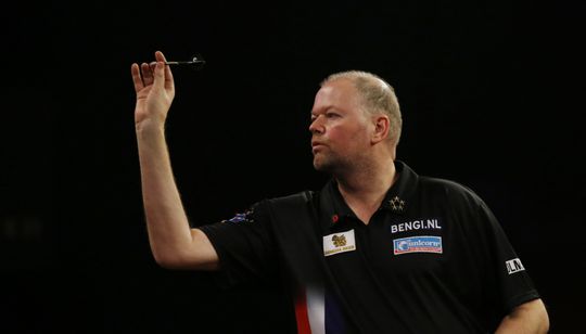 Van Barneveld ziet geweldige comeback tegen Wade in slotfase stranden