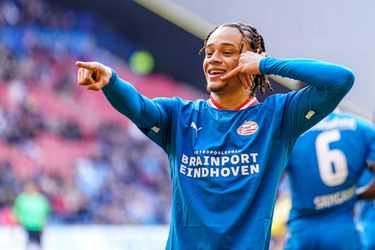 📞 | Dit is waarom Xavi Simons 'belt' na een goal