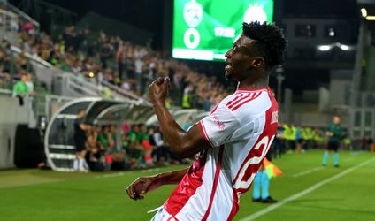 Ajax walst over Ludogorets heen en is al bijna zeker van Europa League