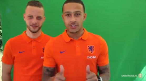 Heel Nederland wenst onze Oranje Leeuwinnen succes (video's)
