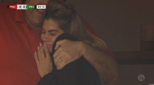 🎥 | Prachtig: Zahavi viert doelpunt met zijn vrouw na trieste week
